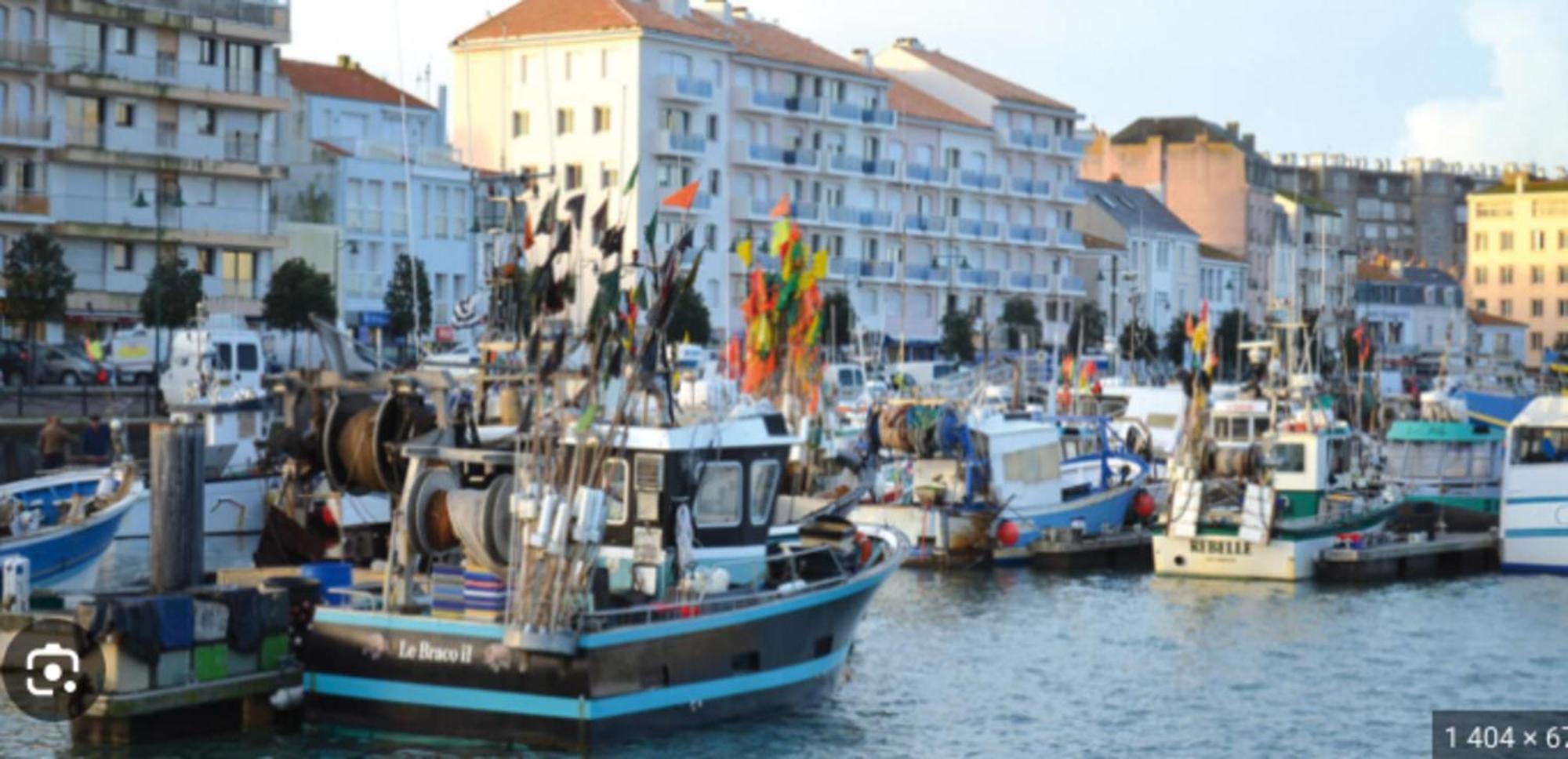 Pretty And Bright Studio With View On The Harbor Les Sables-dʼOlonne Extérieur photo